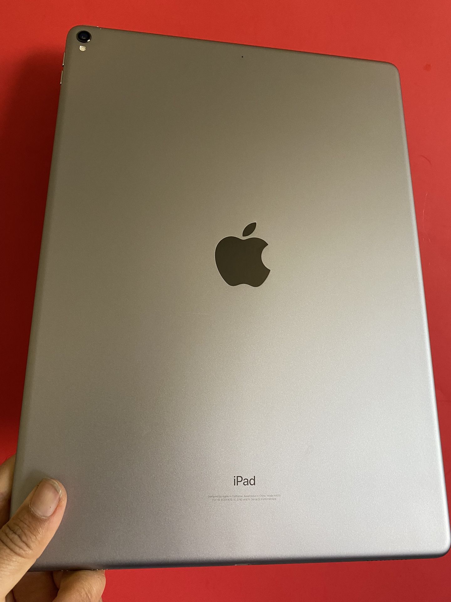 256GB Apple IPad Pro 12.9” 2nd Generation (Retina Display / Touch