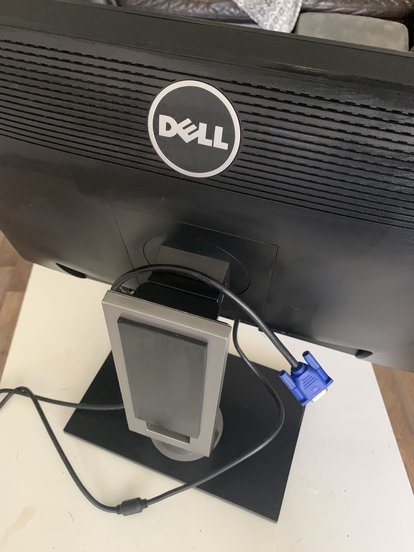 Monitor DELL. 20x13”