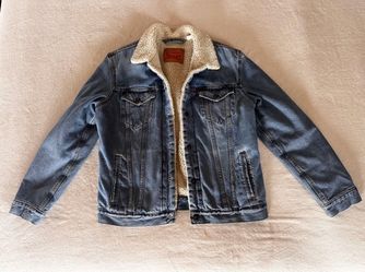 LEVI’S  SHERPA TRUCKER JACKET