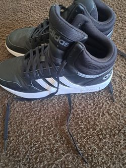 Tenis Adidas Size 10
