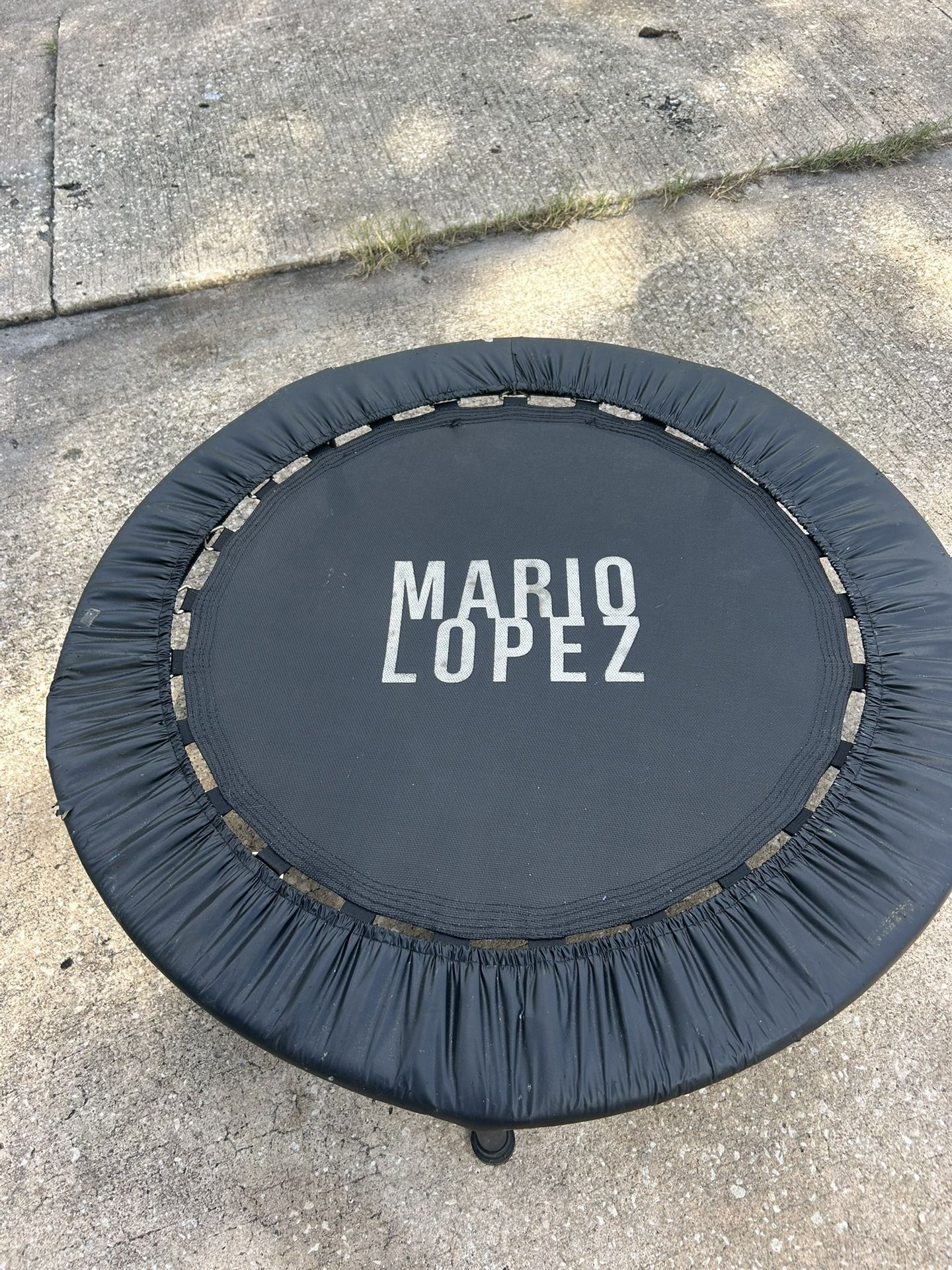 Trampoline to exercise in good condition