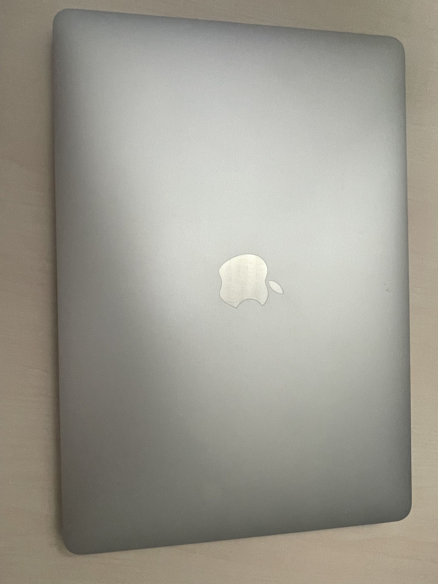 ✨ Lightly Used MacBook Pro 13” (2019) – Great Condition!