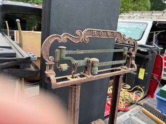 Antique Howe Cast Iron Balance Scale