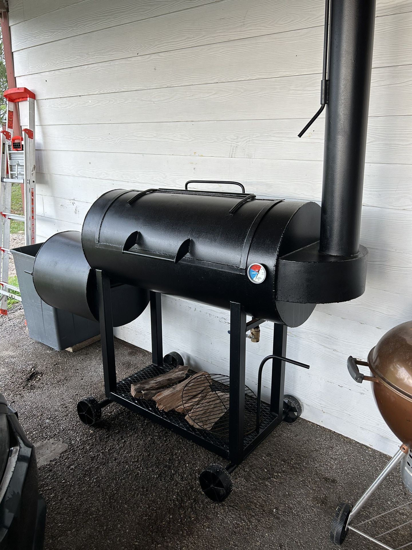 BBQ Pit Smoker
