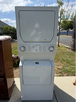 Maytag Neptune MLG2000AWW stacked washer/gas dryer