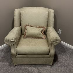 Cushioned Chair 