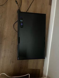 33” tv w Roku