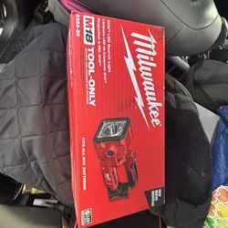 Milwaukee M18 LED Search Light