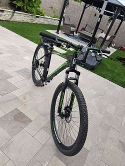 Schwinn mountain 29 inch bike very rarey used and in excellent condition.