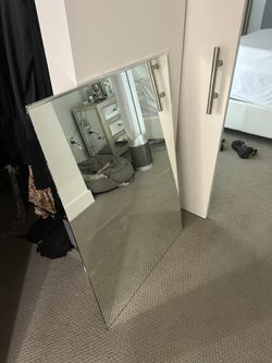 2 Mirrors