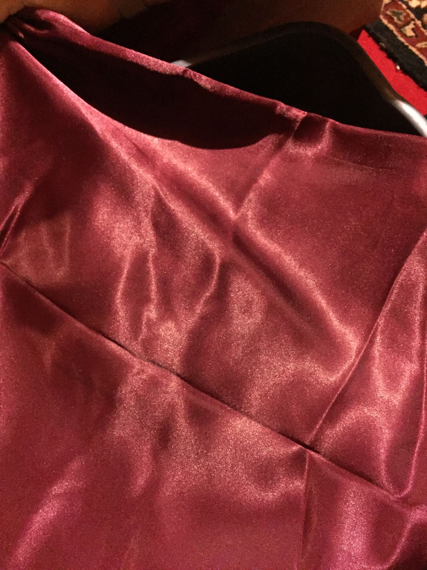 Maroon satin tablecloths 90x128”