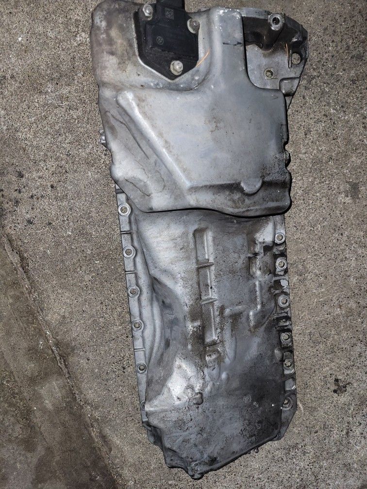 BMW N55 OIL PAN W/SENSOR for Sale in Edgewood, WA OfferUp