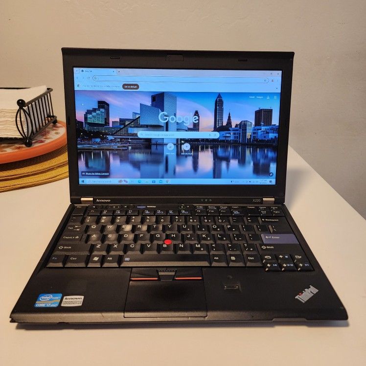 Lenovo ThinkPad X220 laptop computer 12