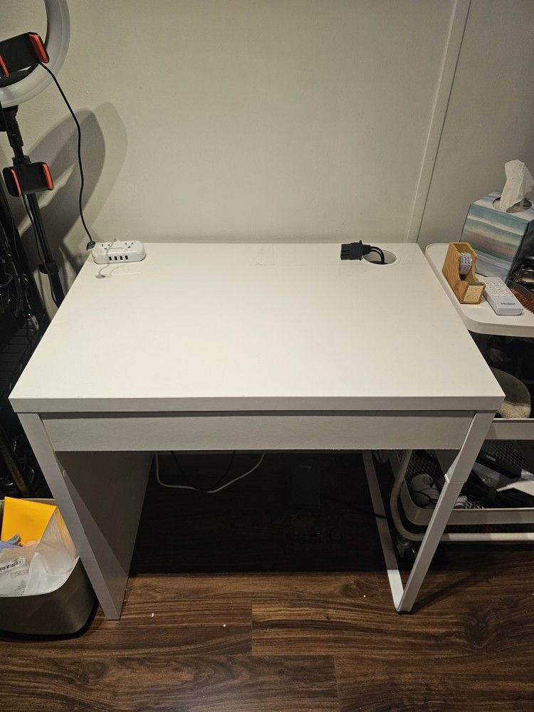 White Desk