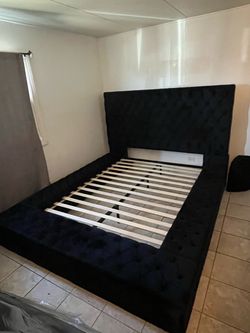 Queen Platform Bed with ample storage