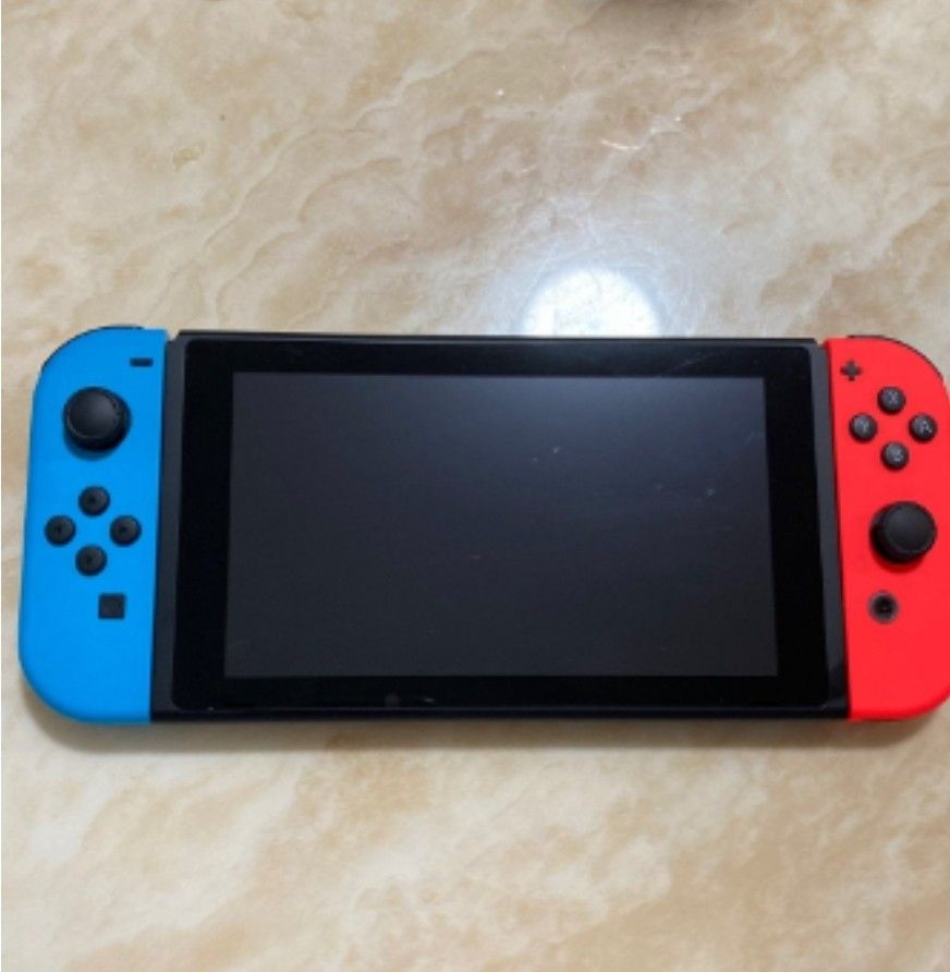 Nintendo Switch Like New , Read Description 