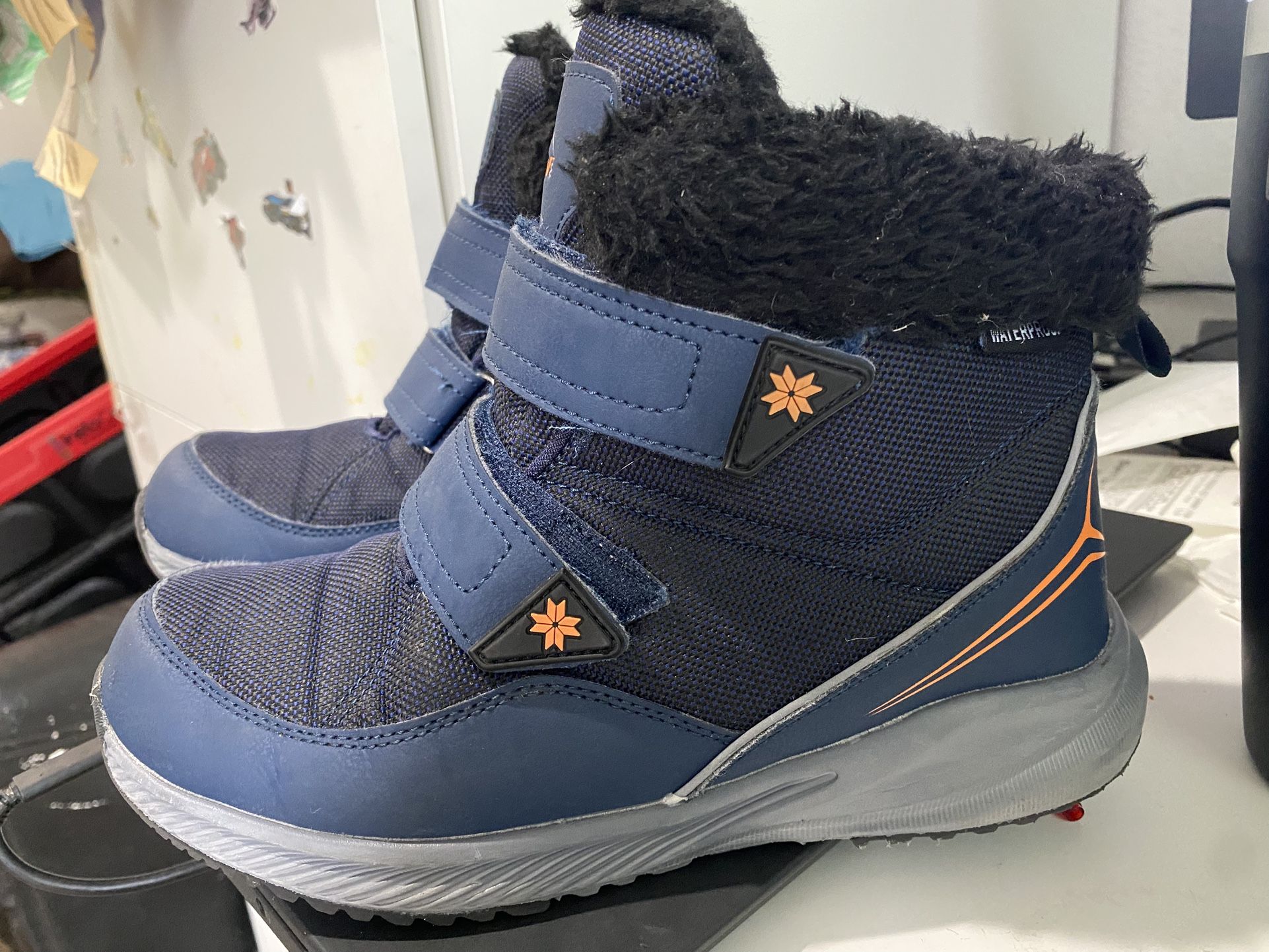 Kids Size 4 Snow Winter Waterproof Shoes Sneakers Boots. Excellent Condition. Located in North Park 92104.