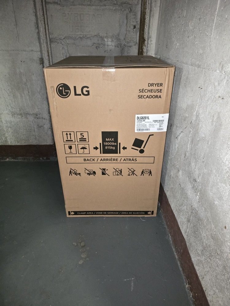 🔥🔥LG
7.3 cu. ft. Vented Gas Dryer with Wi-fi, Easy Load, AI Sensor Dry in Platinum Black🔥👍
