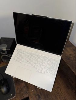New open boxLenovo Legion 7i 16IAX10 Ultra 9 275HX RTX 5070 32GB 1TB Gaming Laptop