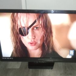 32 Magnavox TV