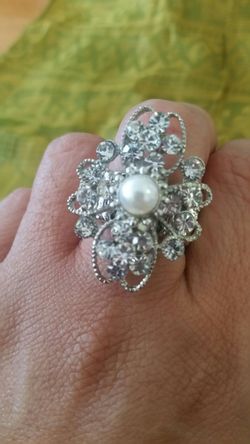 Beautiful brand new stretch ring