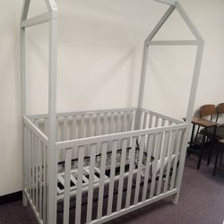 3 N 1 Gray Canopy Crib 