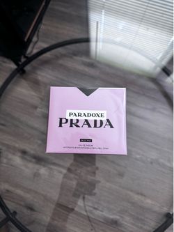 $40🚨 PRADA paradoxe