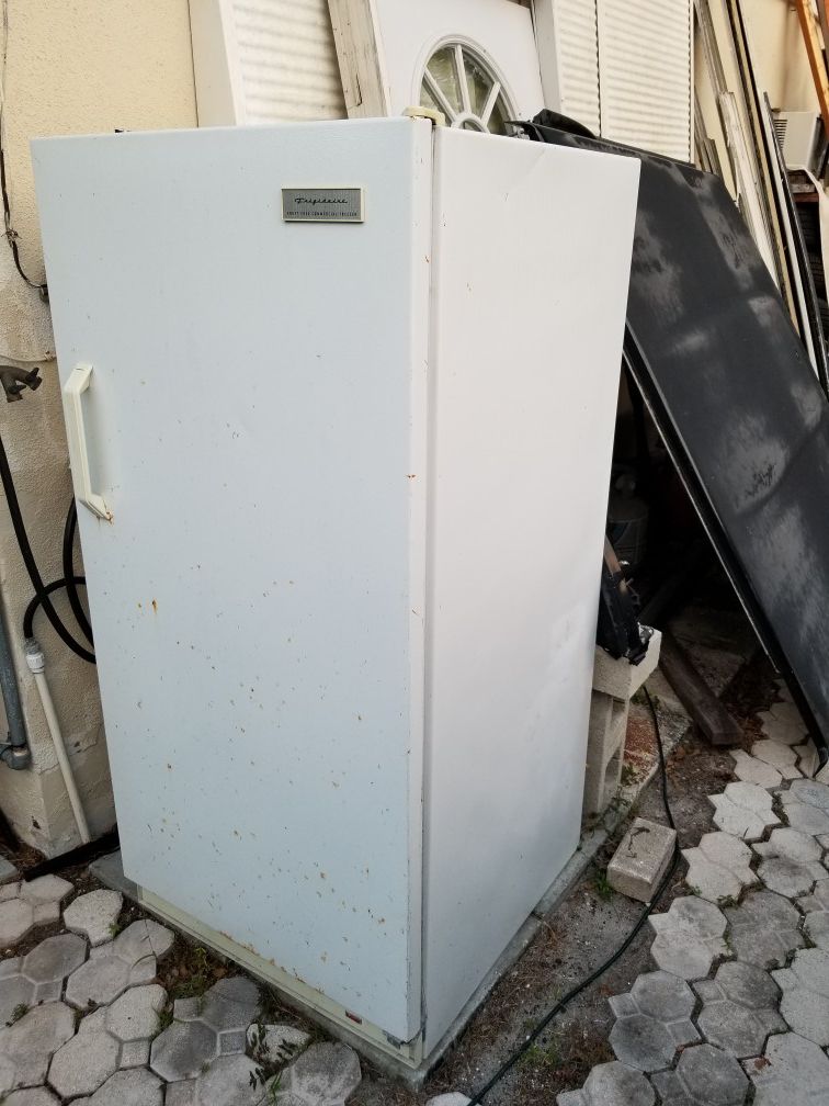standup freezer upright frost free NO OFFERS