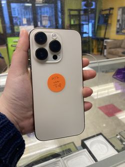 Factory Unlocked Iphone 14 pro 128 gb comes with store warranty 