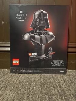 LEGO Star Wars Darth Vader Helmet brand new