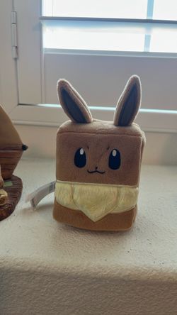 Pokemon Fuzzy Eeve Deck Box