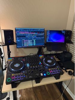 DDJ FLX10 with original box and 3D printed stands
