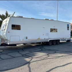 Toy Hauler 34 foot Sierra sport