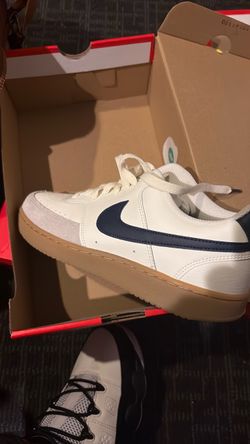 Men’s Nike court vision low