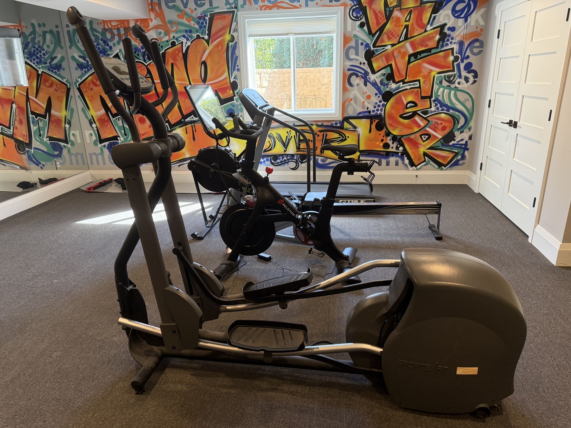 Sports art elliptical 805p