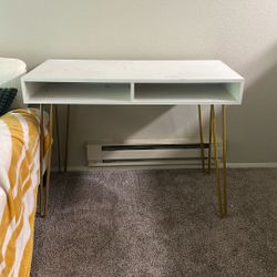 white office desk 