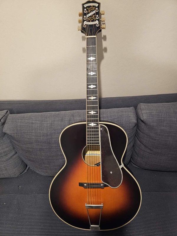 Epiphone De Luxe Masterbilt Guitar