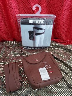 Double Strap Belt w/Removable Pouch. Costume Accessories. New.