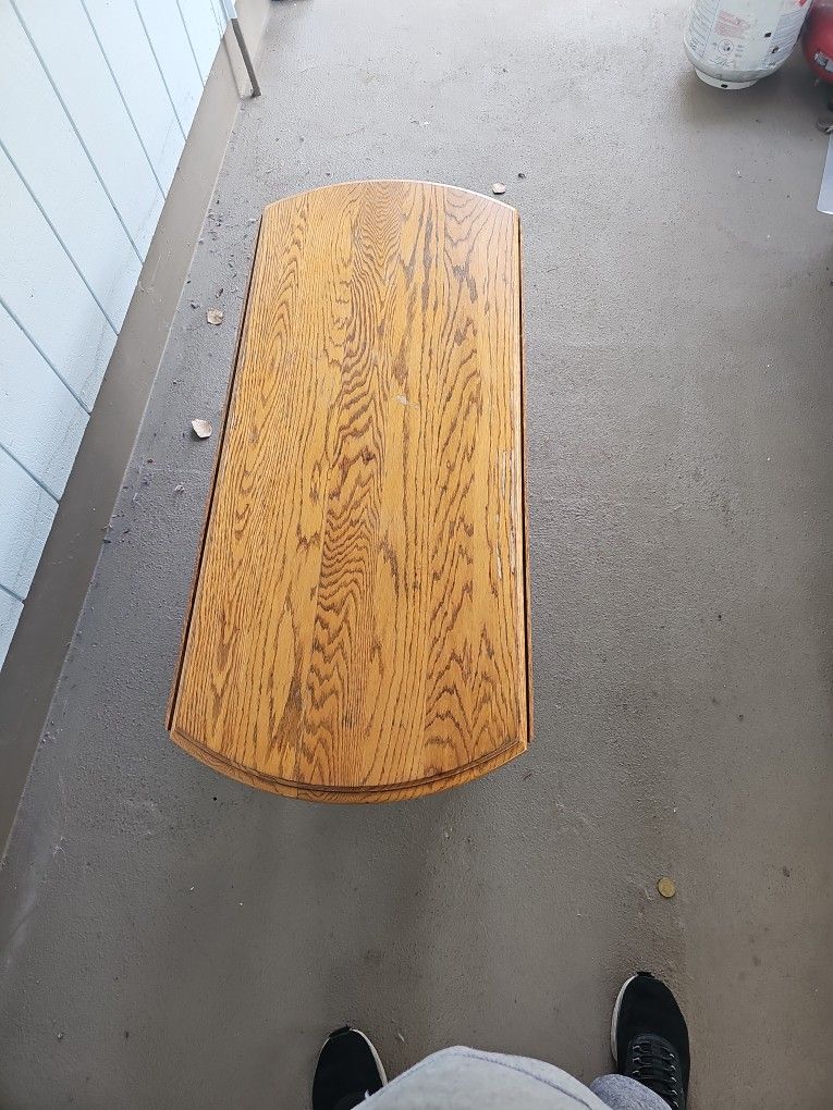 Wood Coffee Table With Colapsable Sides