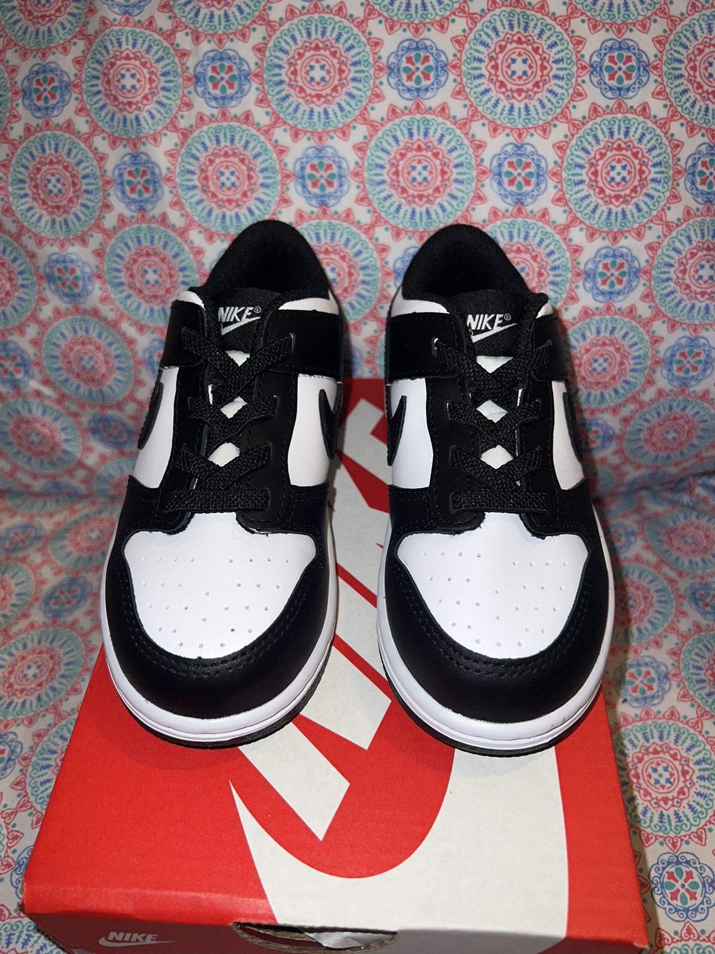 Nike dunk low pandas toddlers Size 10C