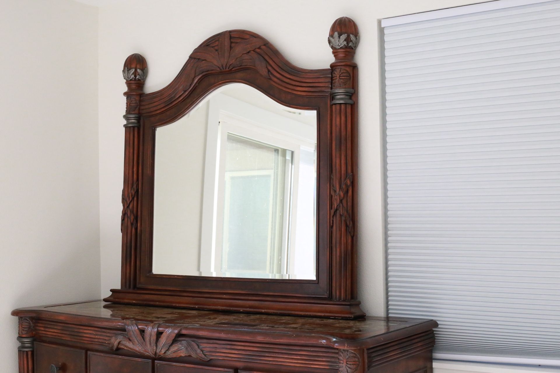 Drawers With Mirror