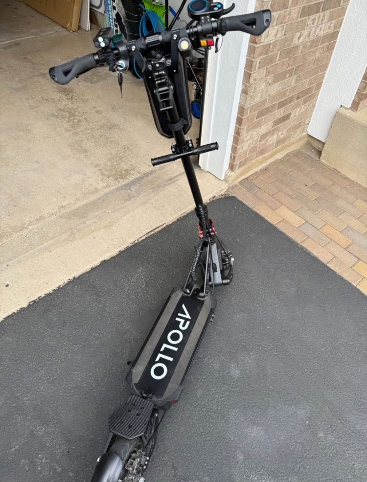 .Apollo-Ghost Dual Motor Electric/Scooter.