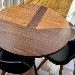 Round Dining Table with Chairs