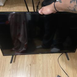 24” TCL ROKU TV