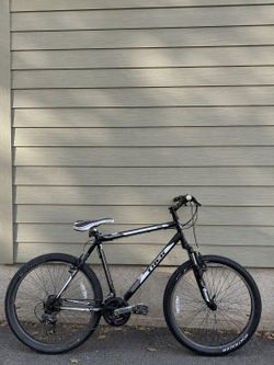 Trek 820 Mountain Bike – Large Frame Adventure Bike