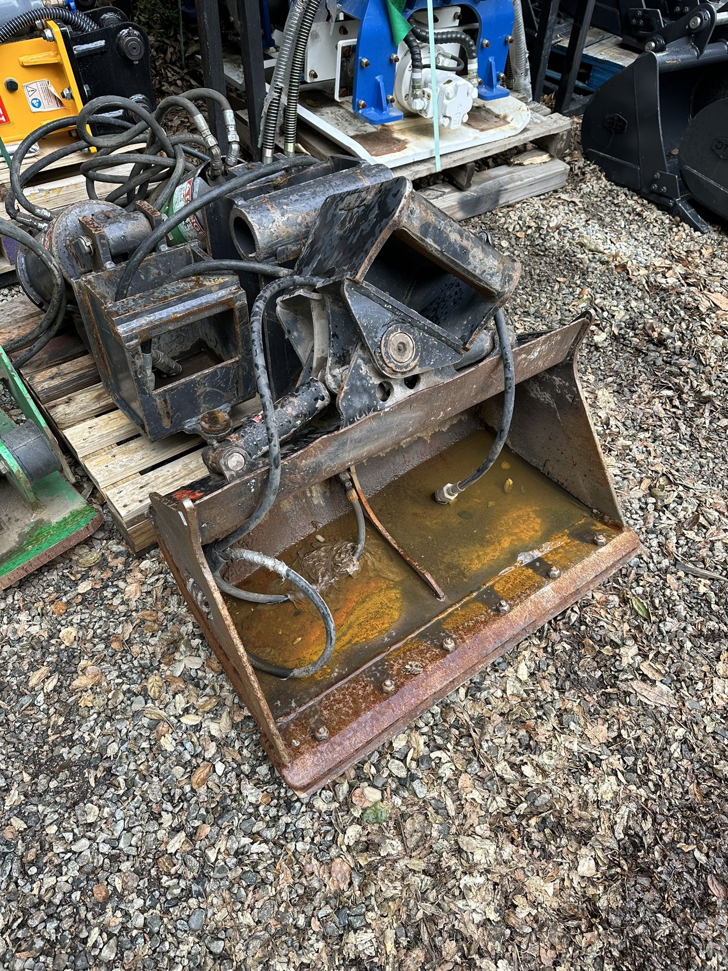 36inch Hydraulic Tilt Bucket Mini Excavator