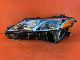 2018 2019 2020 TOYOTA CAMRY LEFT DRIVER SIDE HALOGEN HEADLIGHT w/ LED OEM