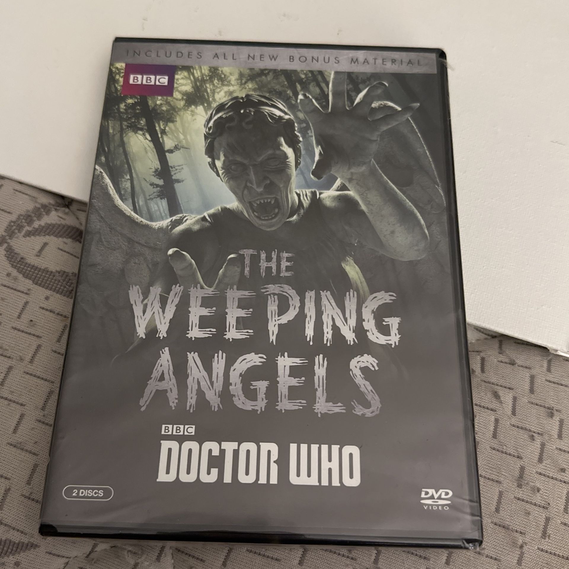Doctor Who: THE WEEPING ANGELS And Nightlight Bundle