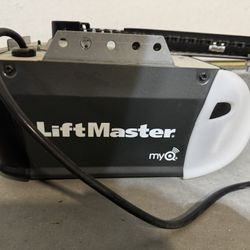 Liftmaster Garage Opener - Chain Drive
