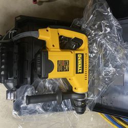 Dewalt D25404 1-1/8 Hammer Drill